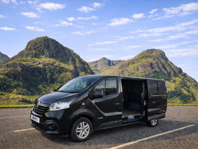 ONYX – OFF-GRID 2 berth  Kitchen Heating - Bedding included - Campervan