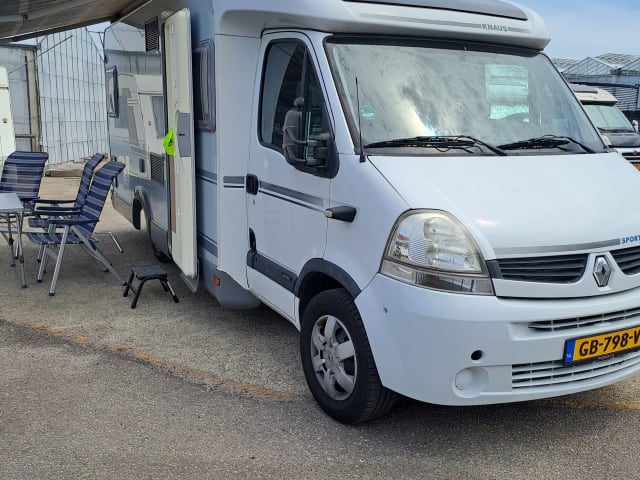 2p + 1 Knaus semi-integrated uit 2009