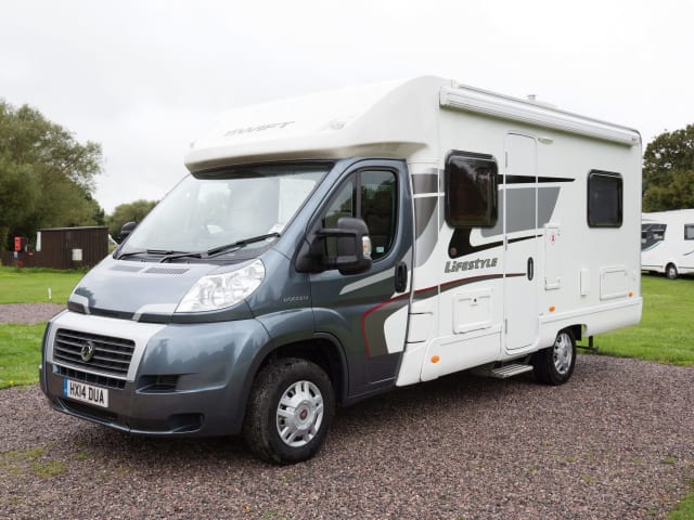 4 Berth Swift Camper – Fully Equipped & Ready to Roll!