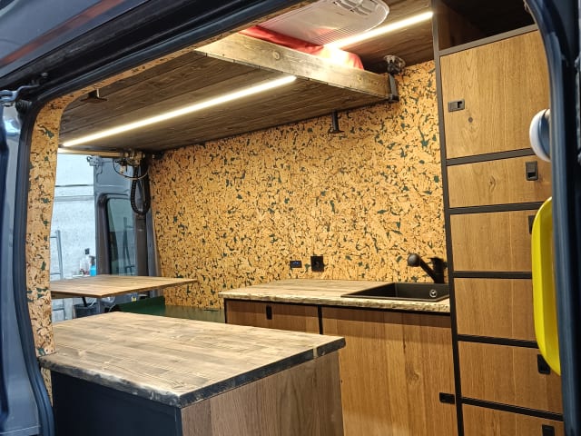 COSY off-grid bus