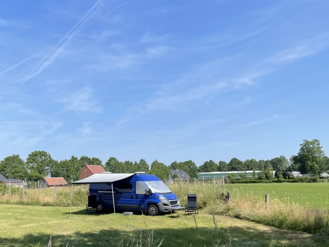 Blue Rambler – Peugeot Boxer bus camper from 2015