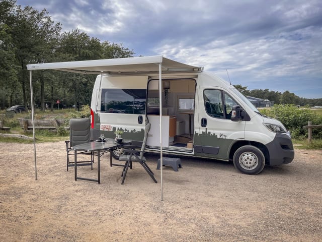 Cor – Compacte Camper voor 2 personen