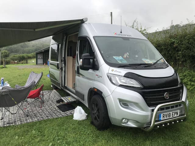 Scoobs – Scoobs, Happy adventures on the road... Carry 4, Sleeps 3