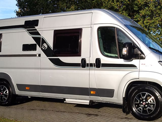 Automatic Luxury Knaus Van