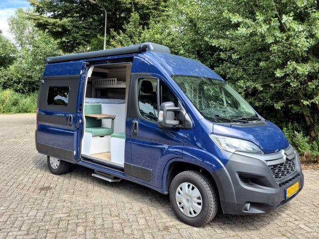 Cozy, nice camper (2025) with air conditioning - solar panels - 3 persons
