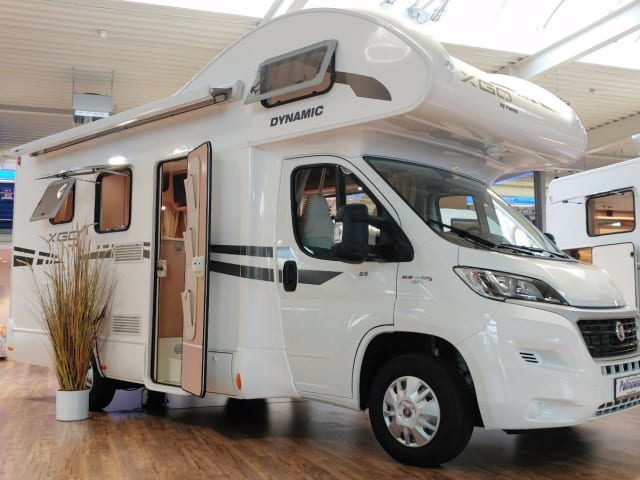 A-type – Camper giovane, automatico, navigazione, 2 x aria condizionata, 200 extra gratuiti