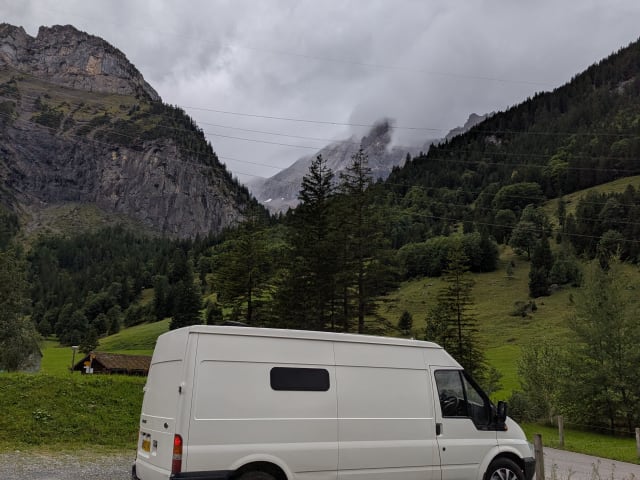 Honkey Tonk ✨ – Campervan Ford a 2 posti letto dal 2026