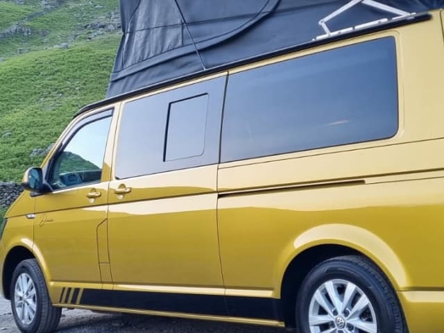 Dixie – Camper Volkswagen T6 automatico di lusso a 4 posti letto del 2020