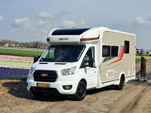 Challenger – Piacevole camper Ford 4 posti del 2023