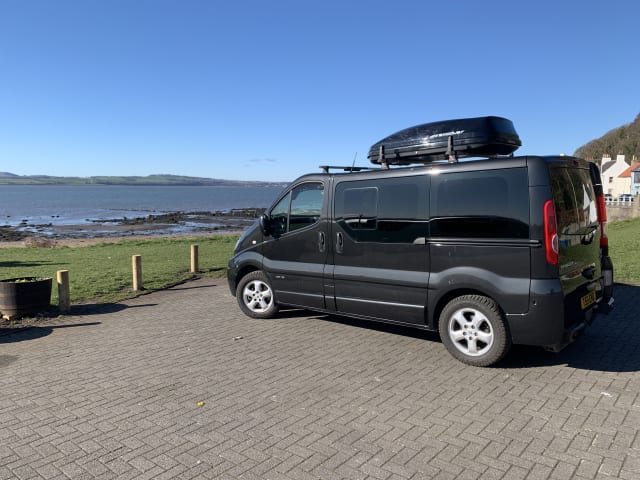 VangelaCampervan – 2 berth Renault Trafic auto campervan close to Edinburgh Airport 