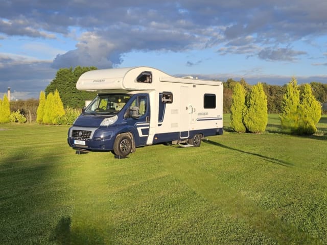 Sweeney – 5/6 berth Swift Escape 686