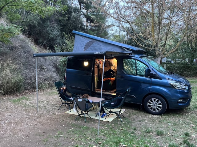 Pepito – Ford Nugget Westfalia 2023 avec panneaux solaires intégrés