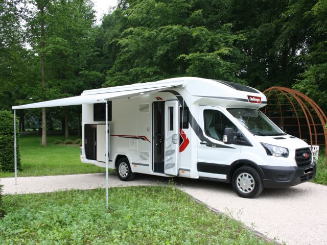 New Mobilhome with KING SIZE bed.