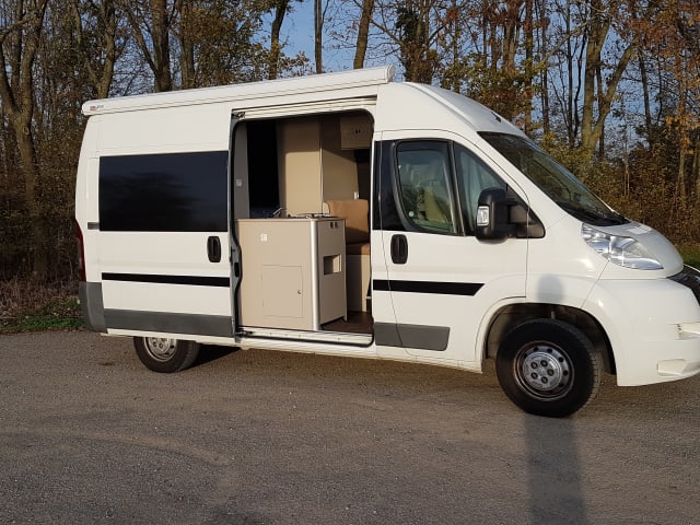 compact camper van, peugeot