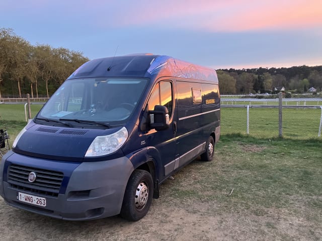 Blauwe schevie – Campervan