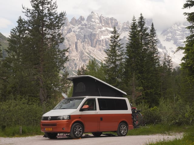 Charlie – Accogliente camper da 4 posti Volkswagen T5