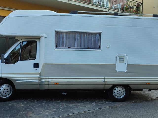 Carmelo – Camper Laika 3L Mansardato pronto a partire!