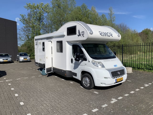 Maggie – Fiat Ducato Rimor Alkoof