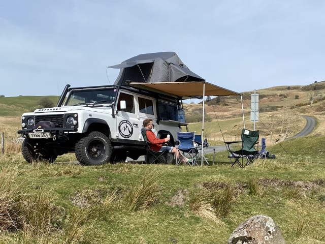 Doris – Land Rover Defender mit 2 Schlafplätzen