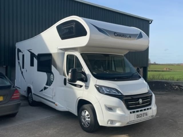 VIP 7  – Chausson VIP met 7 slaapplaatsen