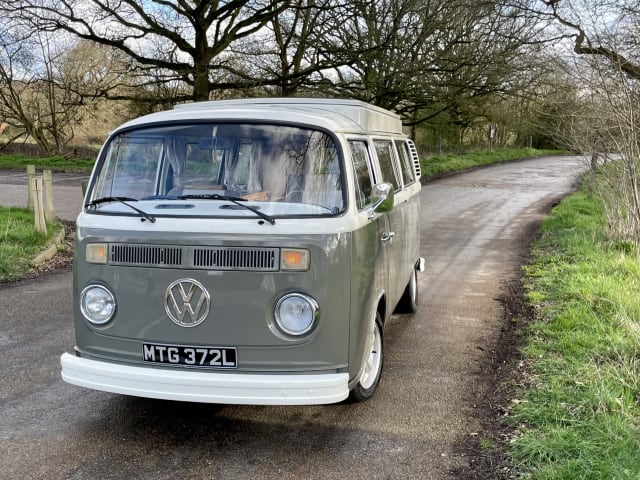 Dotty  – 2 berth Volkswagen campervan from 1972