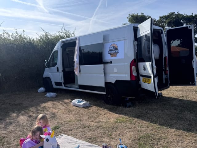 3 berth VAUXHALL MOVANO campervan  full off grid complete new build 