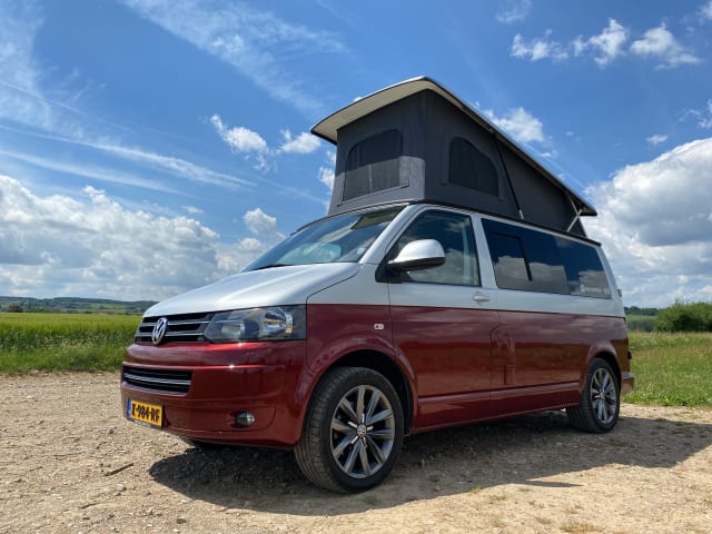 Luxuriöser Volkswagen Camper für 5 Personen