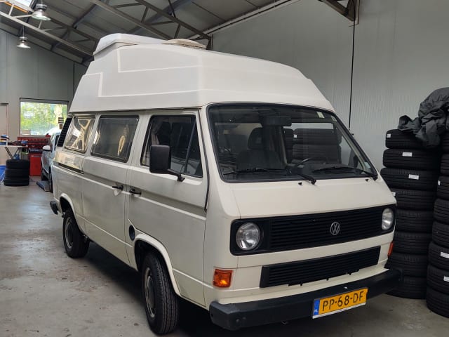 de witte bus – 2p Volkswagen campervan uit 1986