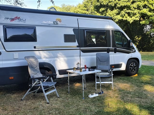 Camper bus Malibu di lusso dal 2017 per 2 pers