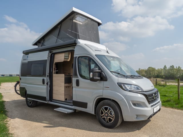Knaus – New compact Knaus 'of the grid', with roof tent and automatic transmission