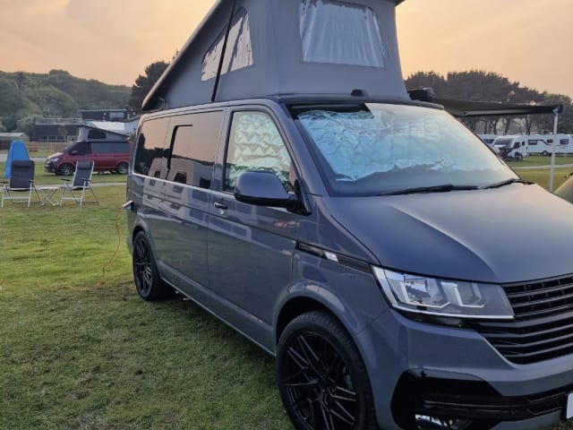 Grey Bae  – TOP SPEC | Overnight heating | Built in projector | VW 4 berth conversion