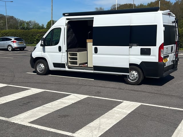 Minty B – 3 berth Peugeot campervan from 2022