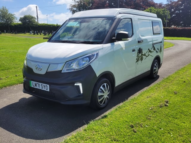 Maxi – Fully electric 2 berth campervan 