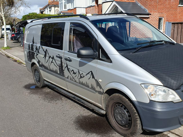 Buster – Mercedes vito xl campervan 