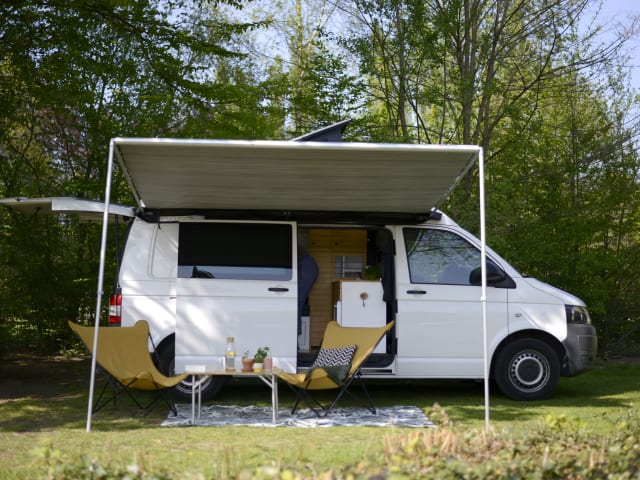 Beautiful camper bus Volkswagen T5 for 2 people