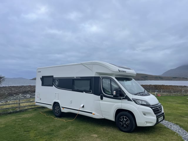 Benny – Superbe 4 Berth Benimar intégré à partir de 2021 Auto