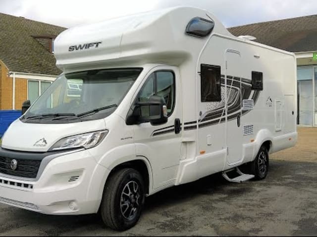 2-5 berth Swift – SWIFT EDGE 476