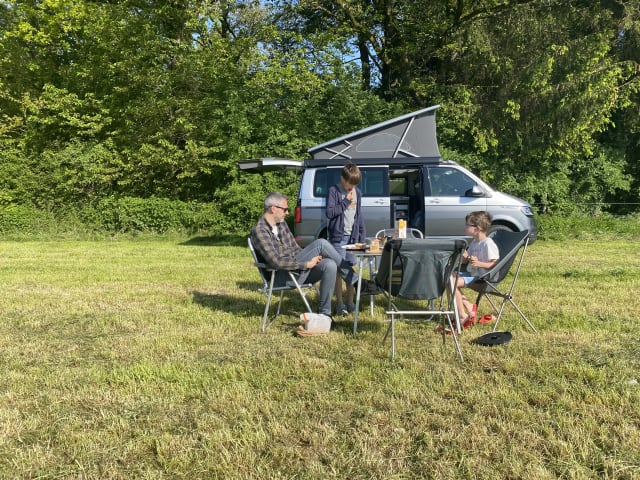 The Smiling Van – Camper Volkswagen per 4 persone, modello 2023