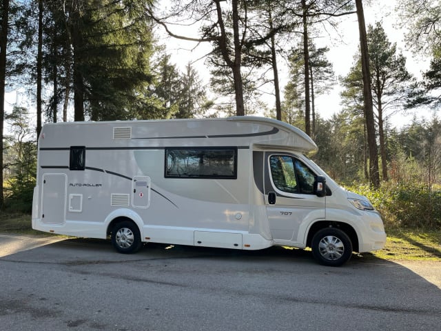 Mabel – Brand New Luxury 4-5 berth 2022 model RollerTeam 707 Motorhome