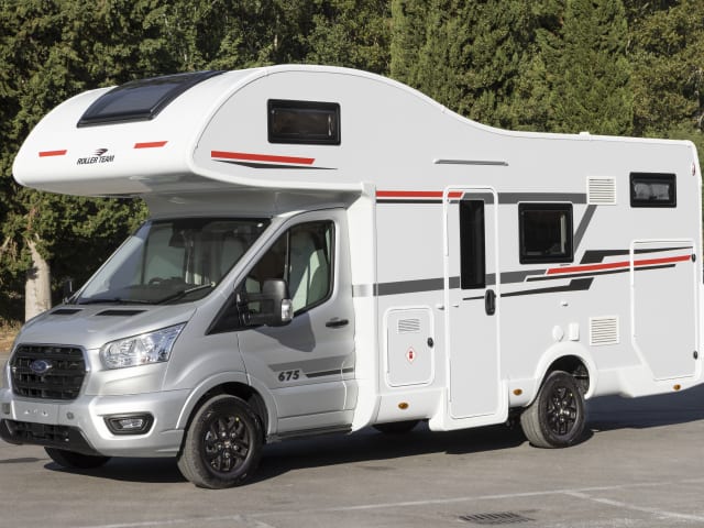 Skye – 5 berth Roller Team semi-integrated 2024/25