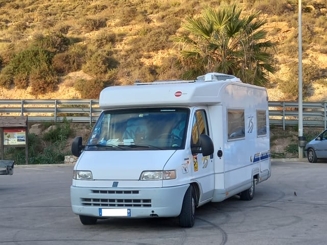  MIMI – MOTORHOME RENTAL