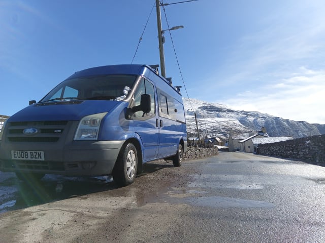 Lola – 2-persoons Ford campervan uit 2008