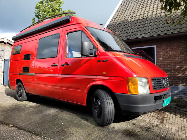 Big Red – Stoere en ruime Volkswagen LT Campervan