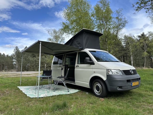 2/3 persoons Volkswagen camper uit 2009