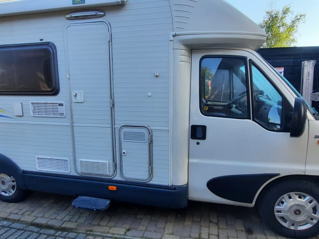 4p Fiat semi-intégré de 2000