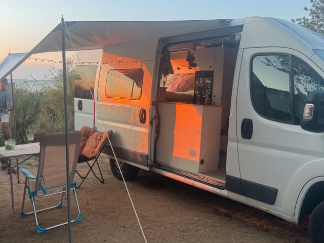 The van  – 2-seater Citroën bus from 2017