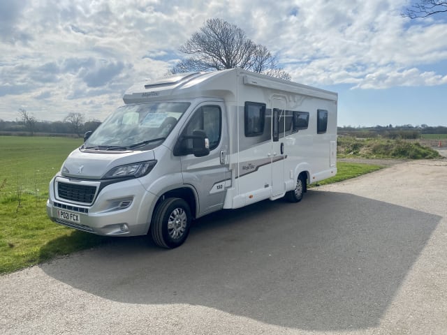 4 berth Peugeot Majestic 150