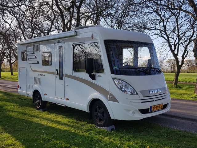 Dopey – Compact, self-sufficient, luxury Hymer