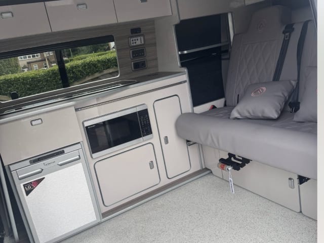 Bonnie💓 – 4 berth Volkswagen Campervan
