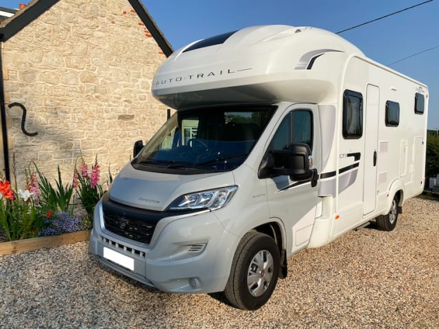 Expedition  – Expedition - 6 berth motorhome